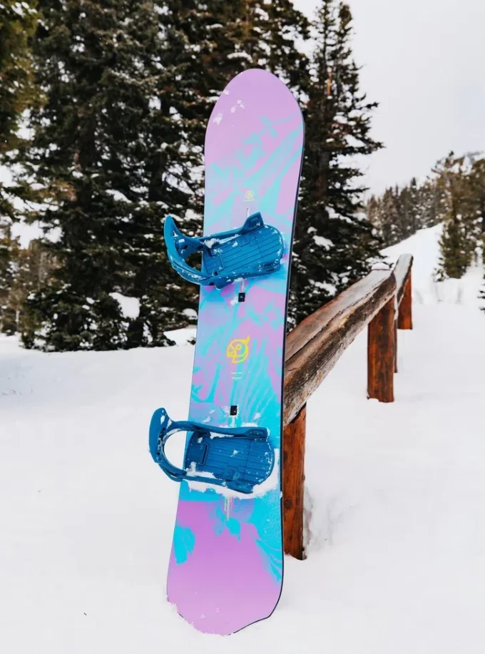 Burton Family Tree Alekesam Camber Snowboard
