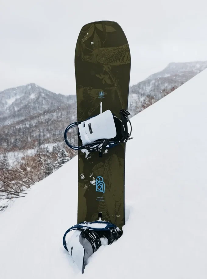 Burton Family Tree Hometown Hero Camber Snowboard