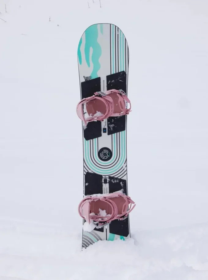 Women’s Burton Rewind Camber Snowboard