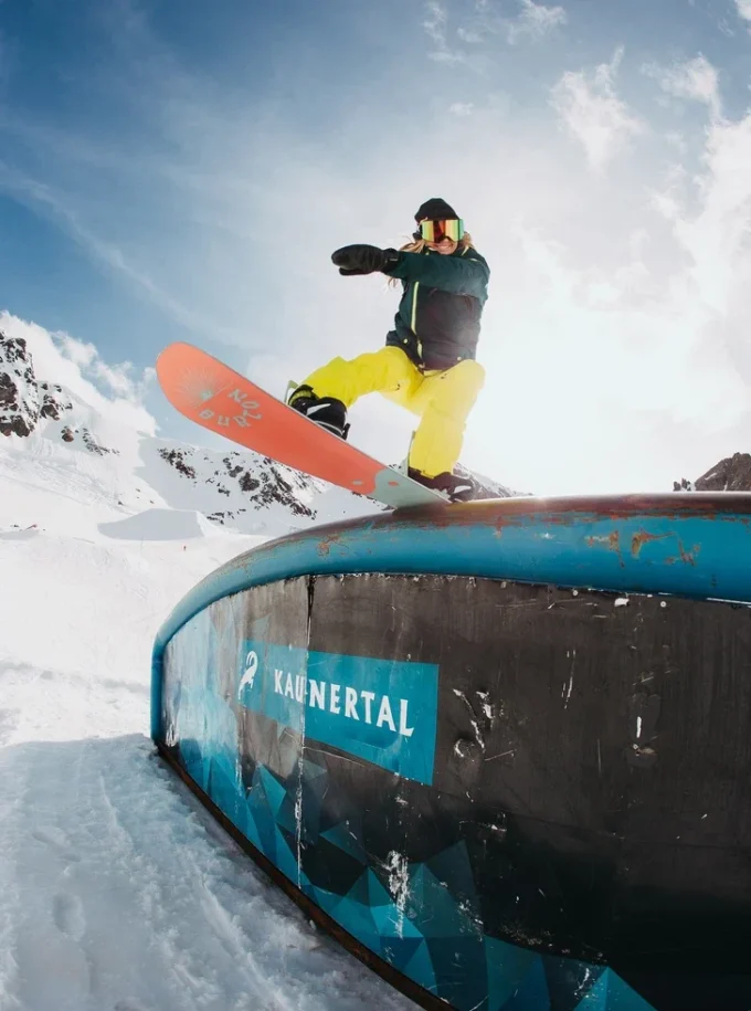 Women’s Burton Rewind Camber Snowboard