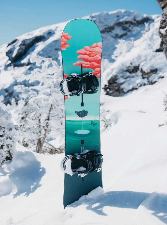 Women’s Burton Yeasayer Flying V Snowboard